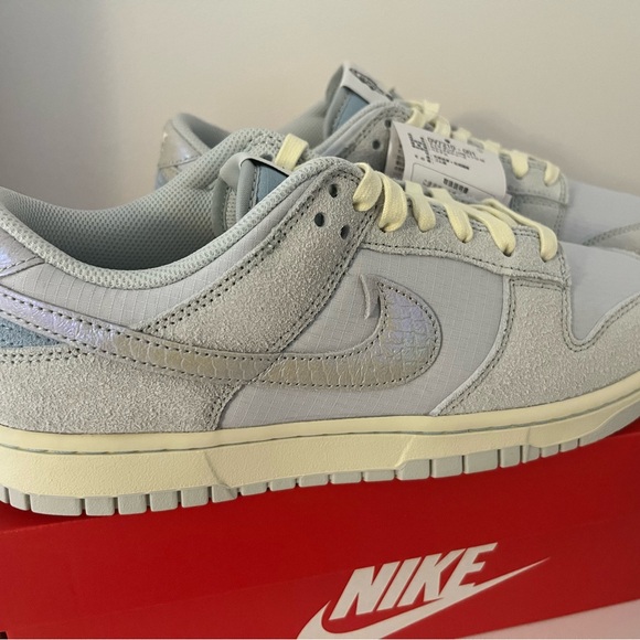 NIKE DUNK LOW SE GONE FISHING CHINOOK SALMON - Picture 1 of 7